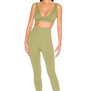 WeWoreWhat Seamless Set